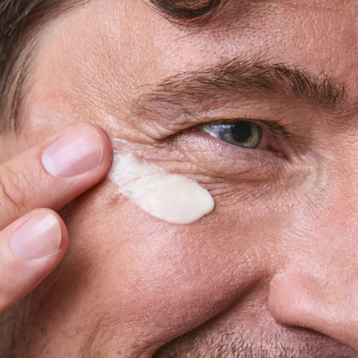Crème Contour des Yeux 3-en-1 – Cernes, rides/ridules & poches – Soin Homme – Mádara